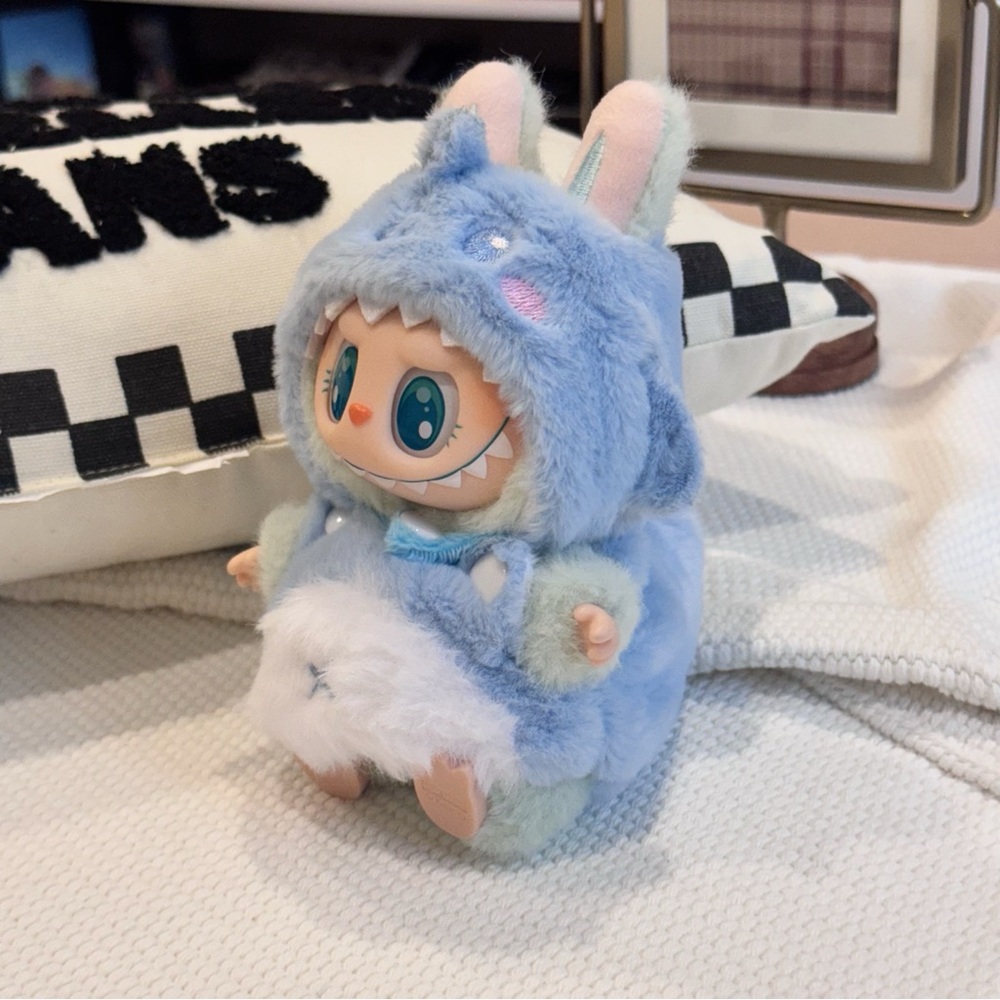 Labubu Clothes - Doll Blue Shark Outfit Set – Fuzzy Costume for Sitting Labubu